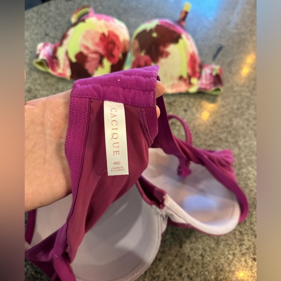 LIKE NEW WOMENS PLUS BRA BUNDLE - Picture 3 of 6